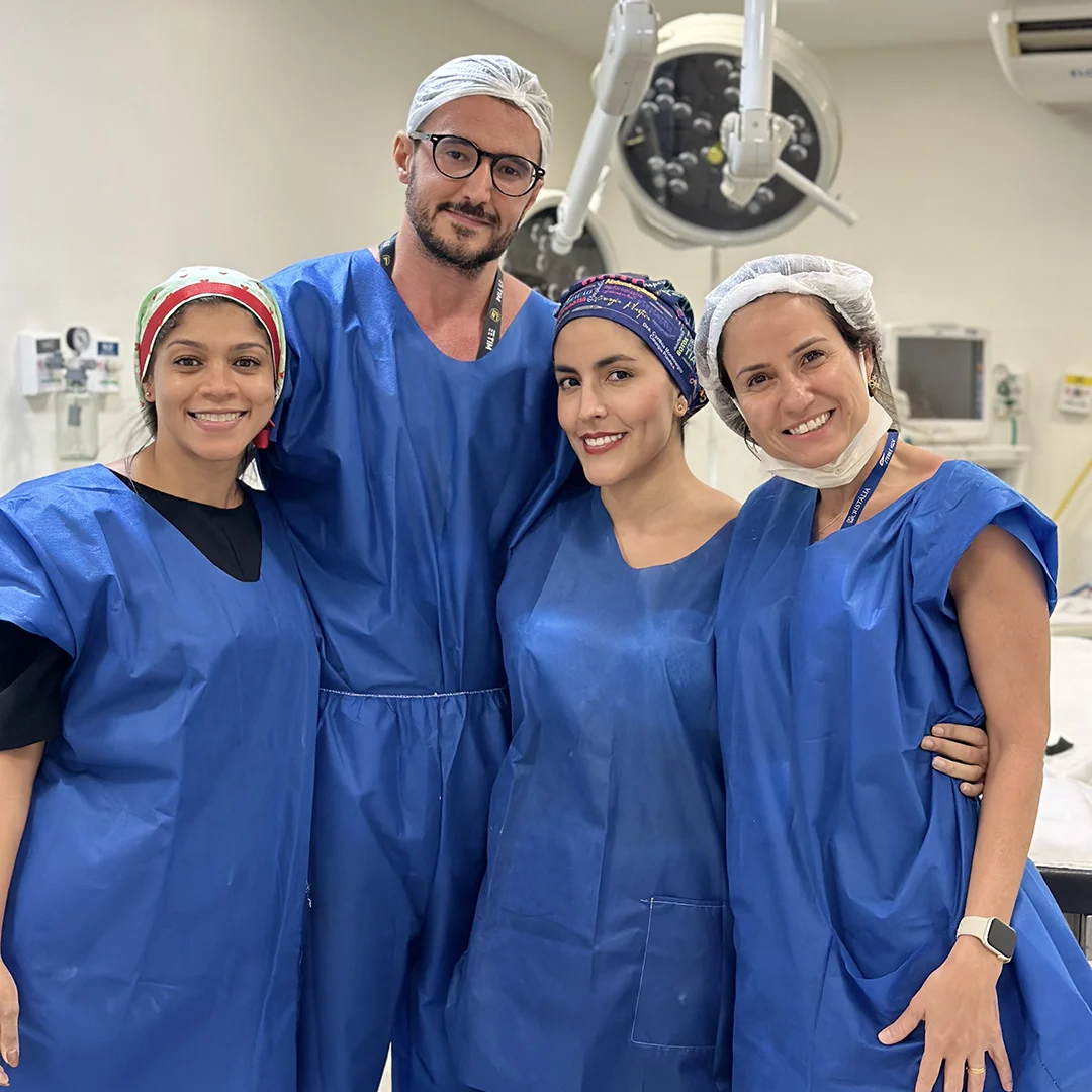 Dra. Cynthia Montenegro en Fellowship y Auxiliar en Cirugía Plástica Estética, Rio de Janeiro, Brasil, 2021-2023
