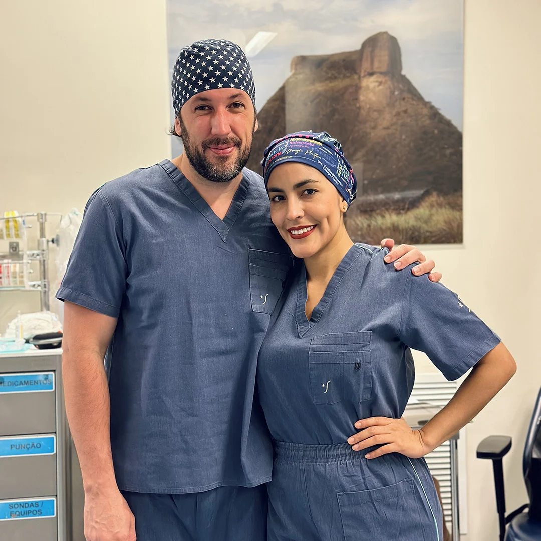 Dra. Cynthia Montenegro en Observership de Rinoplastia con el Dr. Tiago Lyrio, Rio de Janeiro, Brasil, 2020-2023